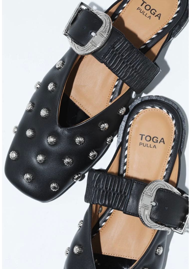 美品　トーガ　PUFF STUDS MULE