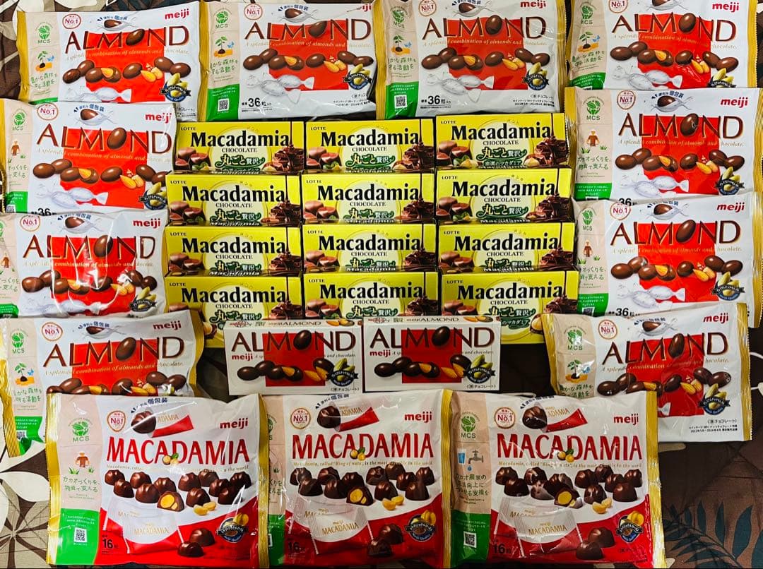 meiji アーモンドチョコ MACADAMIA LOTTE Macadamia