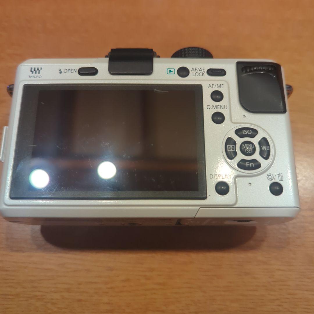 Panasonic Lumix　GF1 ホワイト ミラーレスカメラ