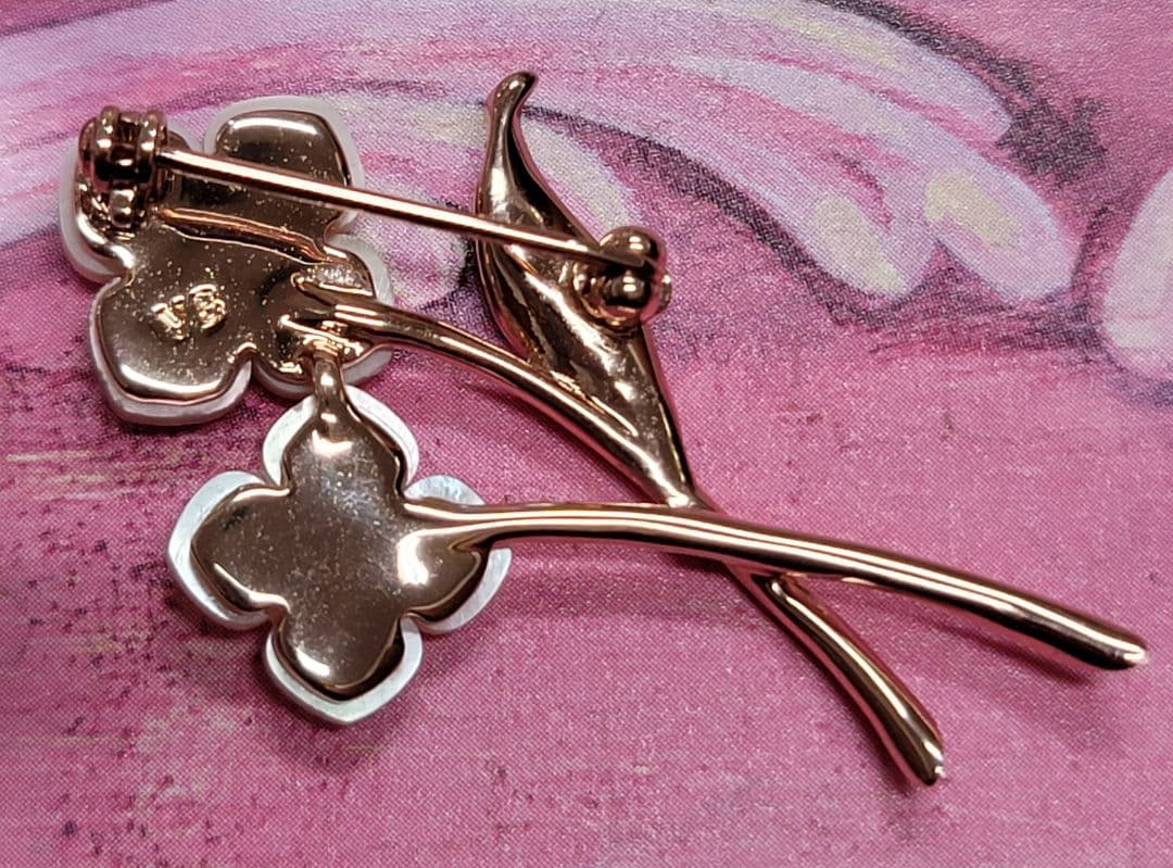 新品　ヴァンドームブティック　 白蝶貝　お花　ブローチ　ピンクゴールド