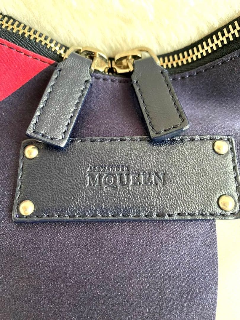 未使用級ALEXANDER McQUEEN アレキサンダー マンタクラッチバック