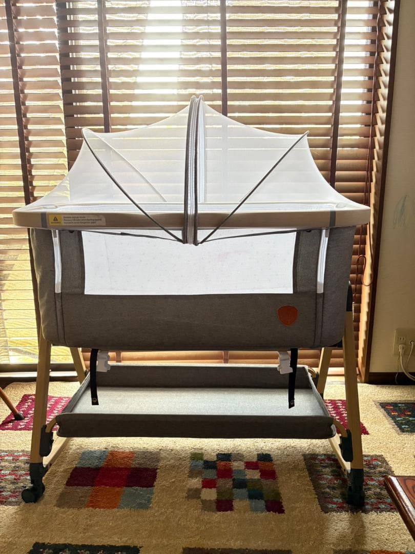 HZDMJ ベビーベッド　収納かご蚊帳マット付　キャスターらくらく移動　揺りかご