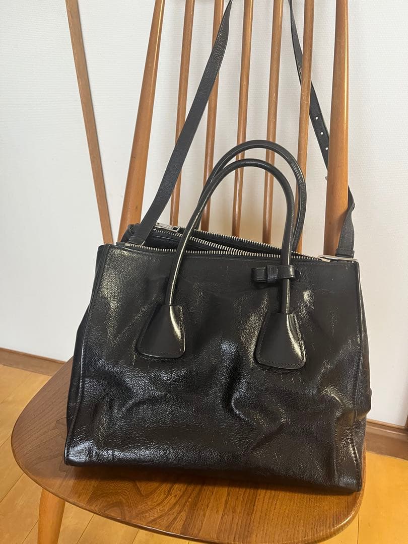 Prada ハンドバッグ 取り外し可能ショルダーストラップ　濃紺