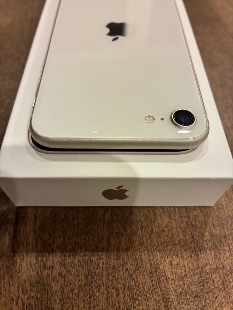 （美品）Apple iPhone SE (第3世代) 128GB ホワイト