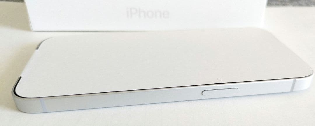 iPhone16e ホワイト 128GB simフリー 残積なし 限定保証付