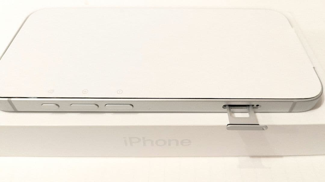 iPhone16e ホワイト 128GB simフリー 残積なし 限定保証付