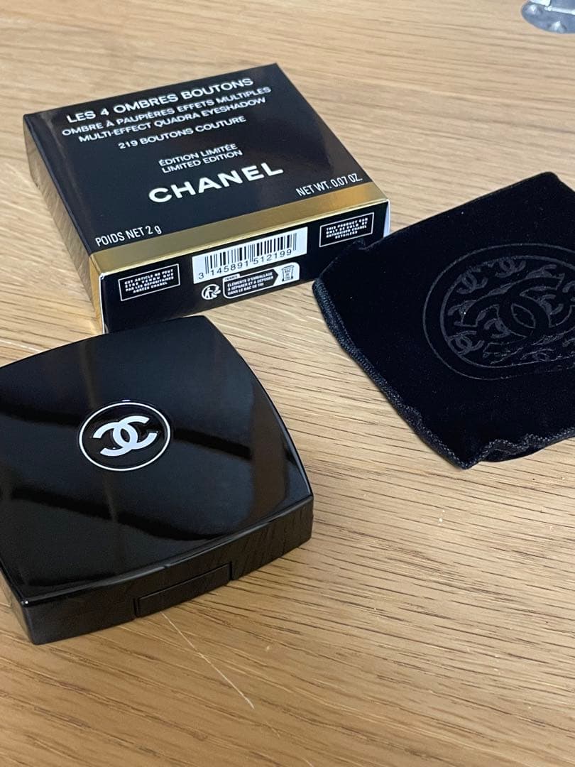 【新品】CHANEL　レ キャトル オンブル ブトン　ブトンクチュール219