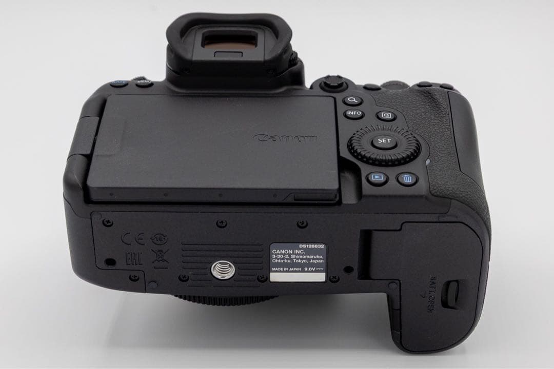 【中古美品】CANON EOS R6 ボディ・バッテリーグリップ・バッテリー２個