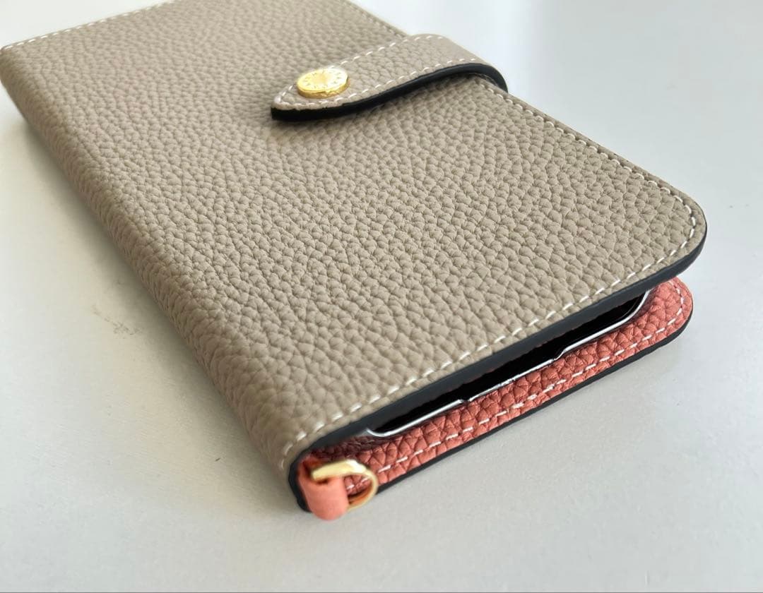 新品⭐︎ボナベンチュラiPhone14ベルテッド ダイアリーケースシュリンクレザー