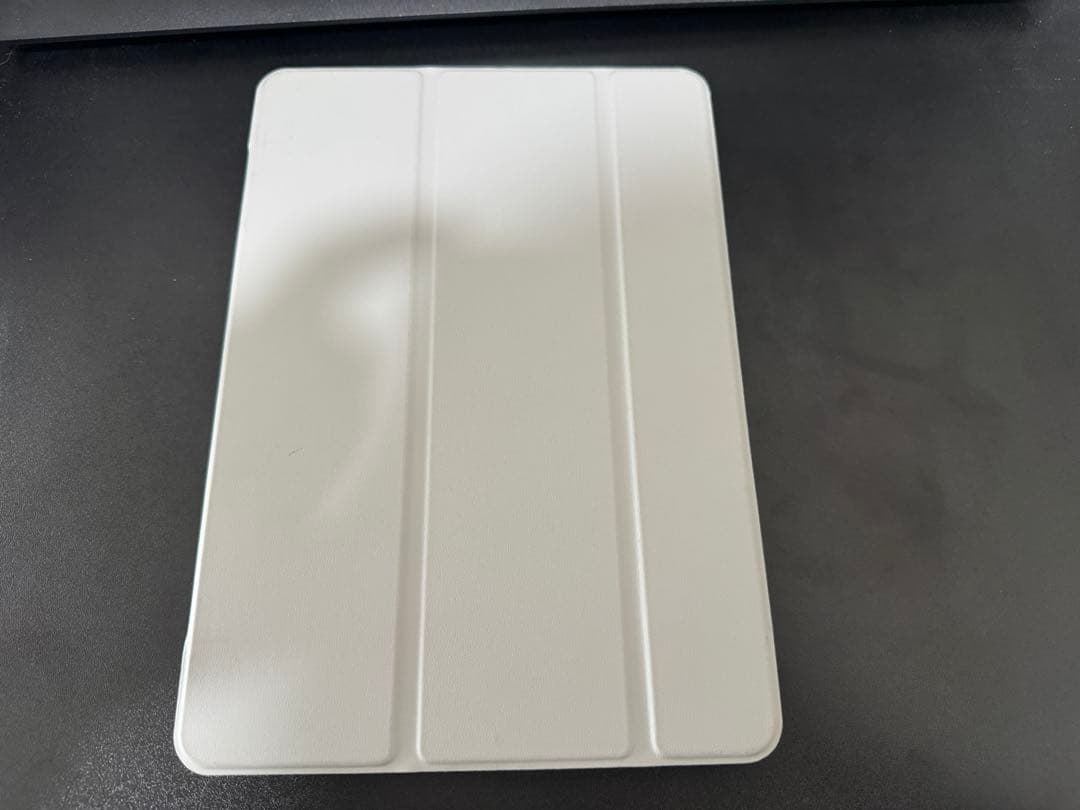 iPad 第8世代 32GB WI-fi+Cellularモデル シルバー