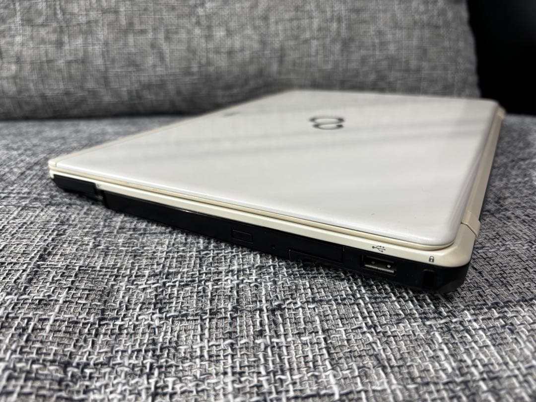 ノートパソコン FUJITSU LIFEBOOK SN54/GN