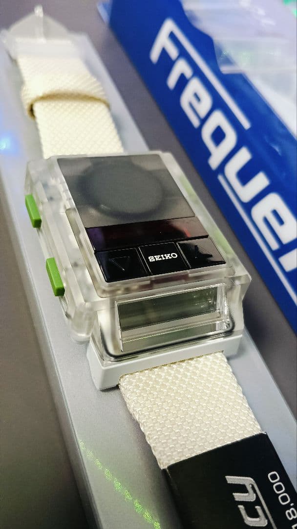 セイコー フリークエンシー腕時計 ホワイトクリアglobeグローブ小室哲哉