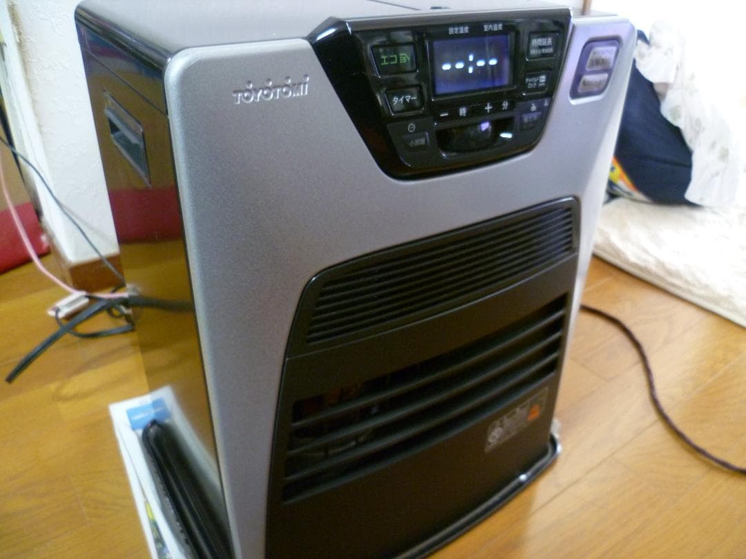トヨトミ TOYOTOMI LC-SHB40E ハイブリッド石油ファンヒーター