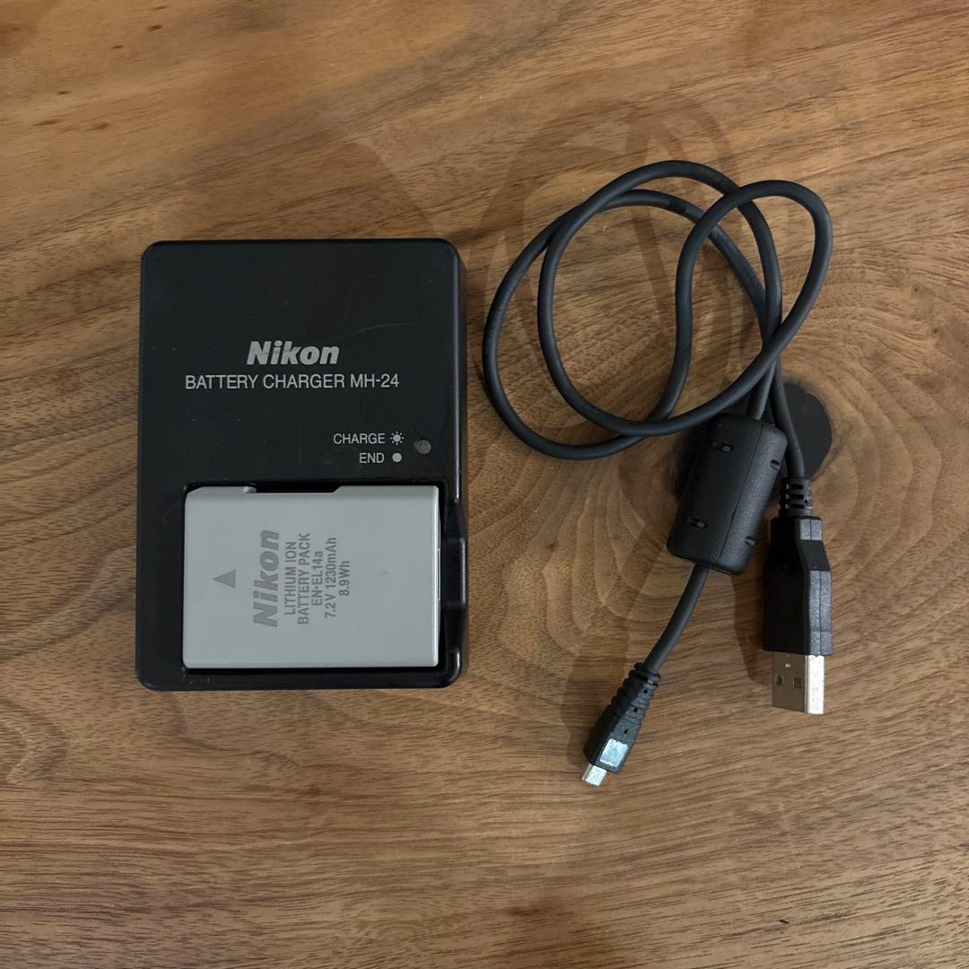 Nikon D3300 デジタル一眼レフカメラ 本体