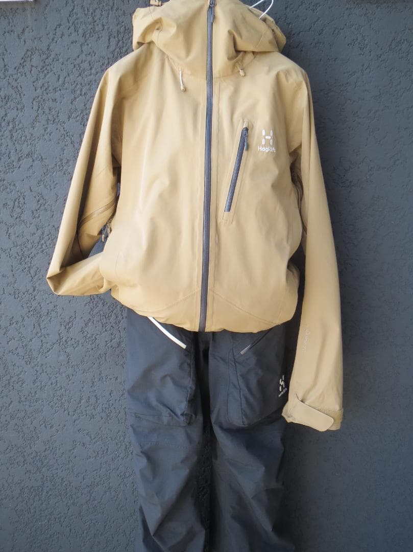 ホグロフス　スキーウェアセット（ジャケット・パンツ）