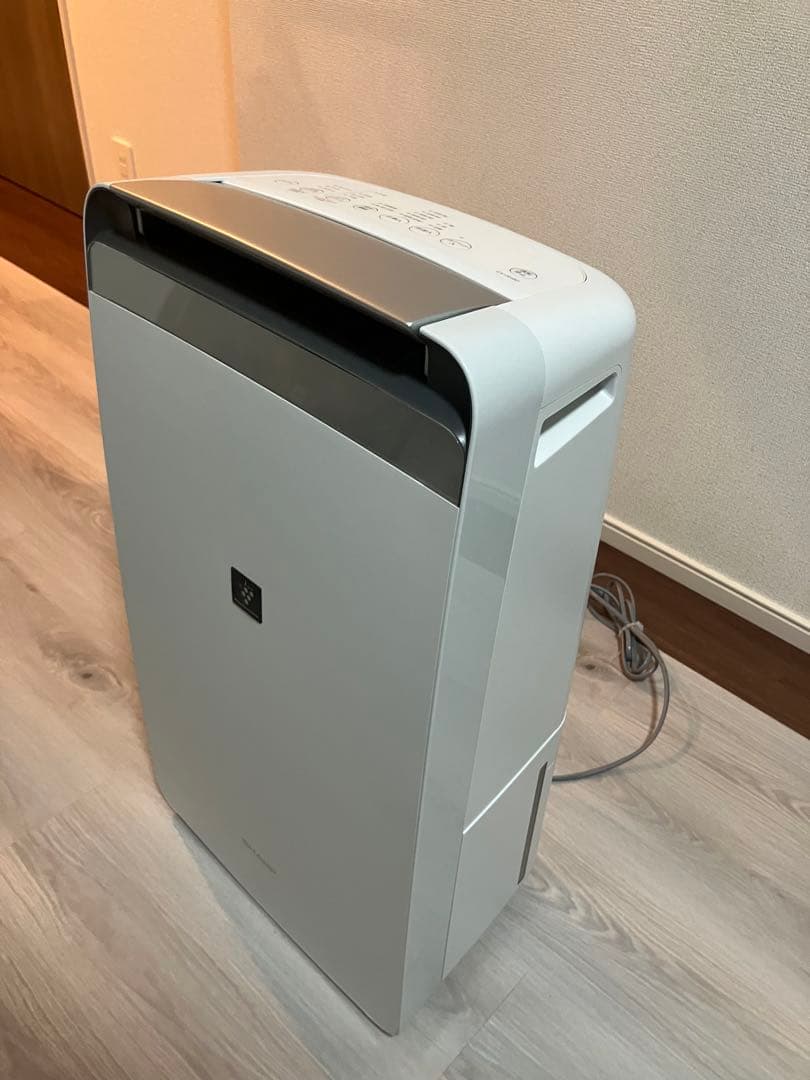 【ほぼ新品】除湿乾燥機 SHARP プラズマクラスター 内部乾燥機能付き