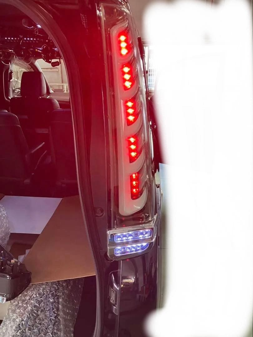 METEO LEDテールランプ80系ノア・ヴォクシー・エスクワイア用