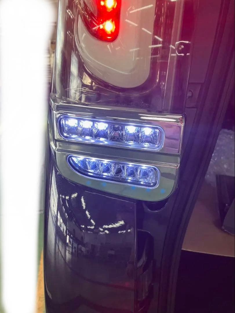 METEO LEDテールランプ80系ノア・ヴォクシー・エスクワイア用