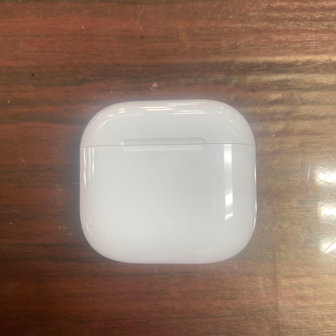 AirPods4本体 ホワイト 充電ケース付き 左耳のみ　ANC機能有