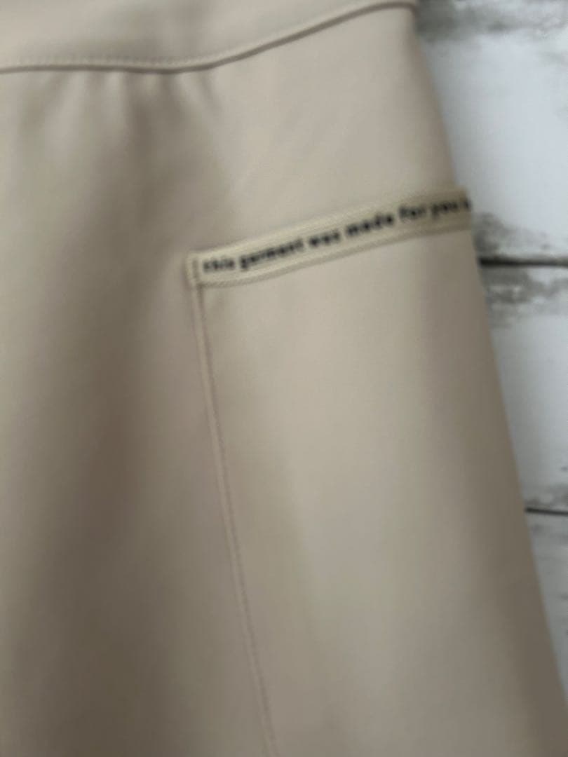 レディースゴルフウェアセットアップ　ベスト　スカートLサイズ　ベージュ　秋服