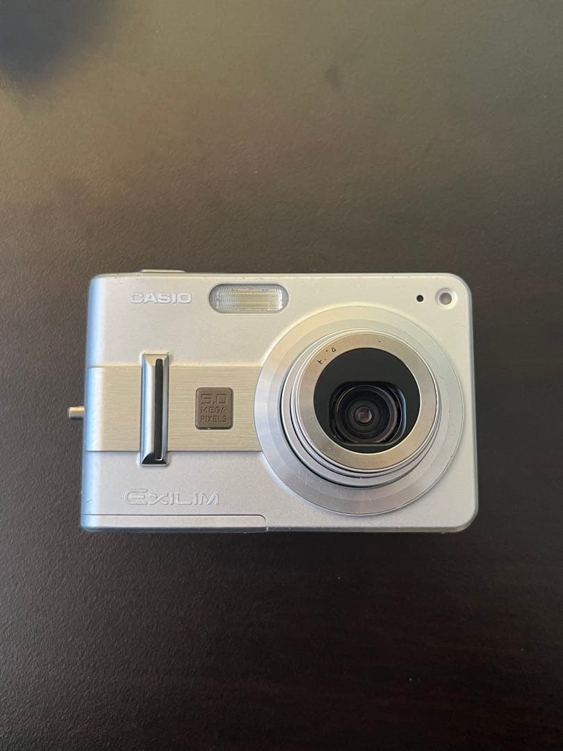 CASIO EXILIM EX-Z57 デジカメ　シルバー