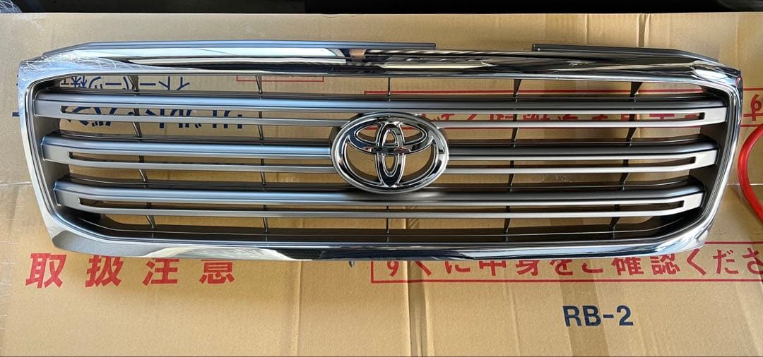 ランクル100中期 トヨタ 純正メッキグリル