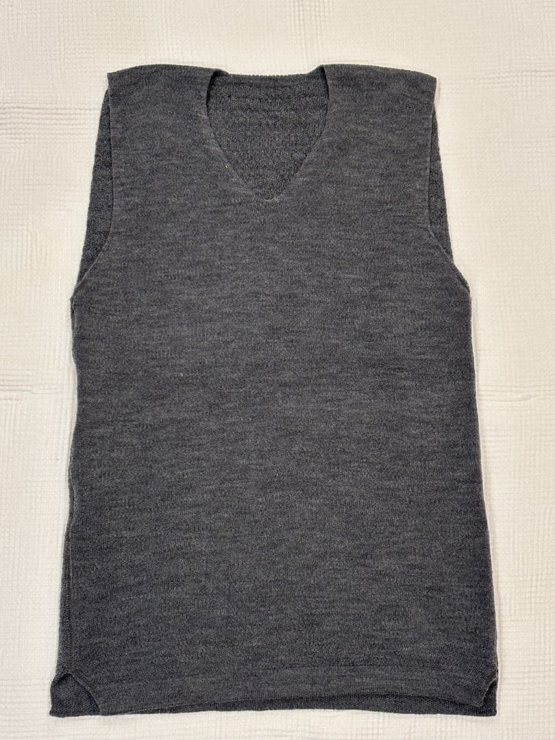 大法紡績有限会社　ねこベスト　ウール　100%