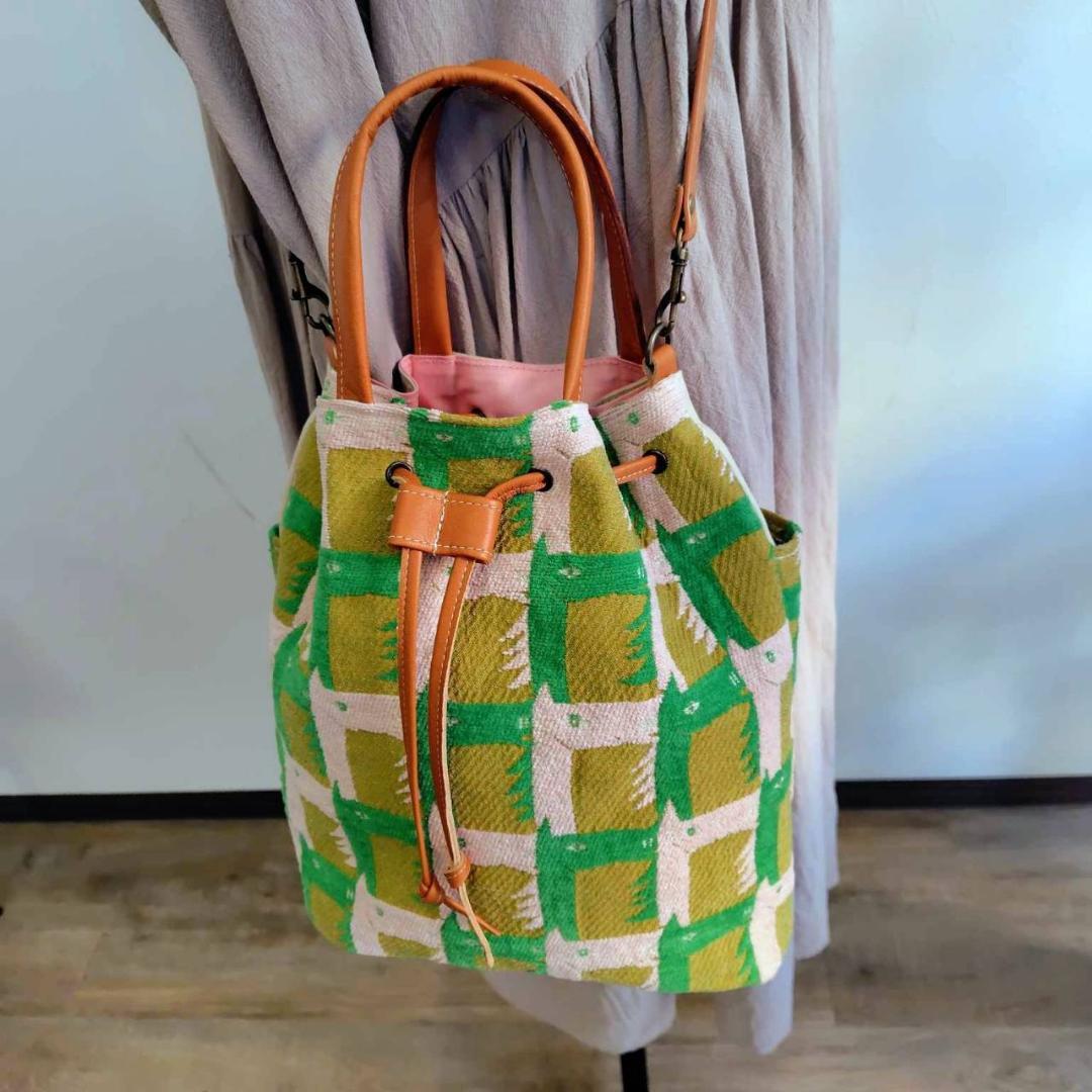 ミナペルホネン/thoroughbredサラブレットマスタード/巾着Lサイズショ