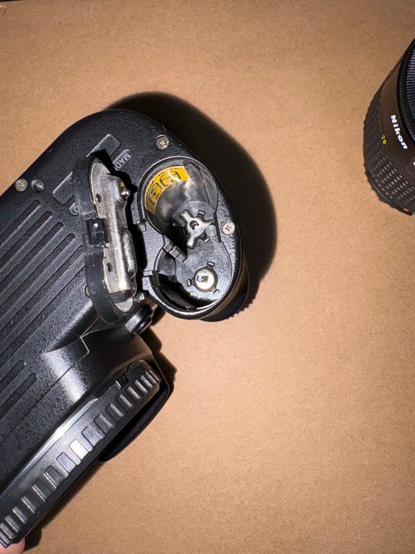 Nikon F80 フィルムカメラ　レンズ付き