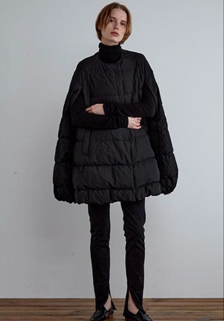 LE PHILルフィル　パッフィーダウン　ポンチョケープ新品未使用タグ付今季完売