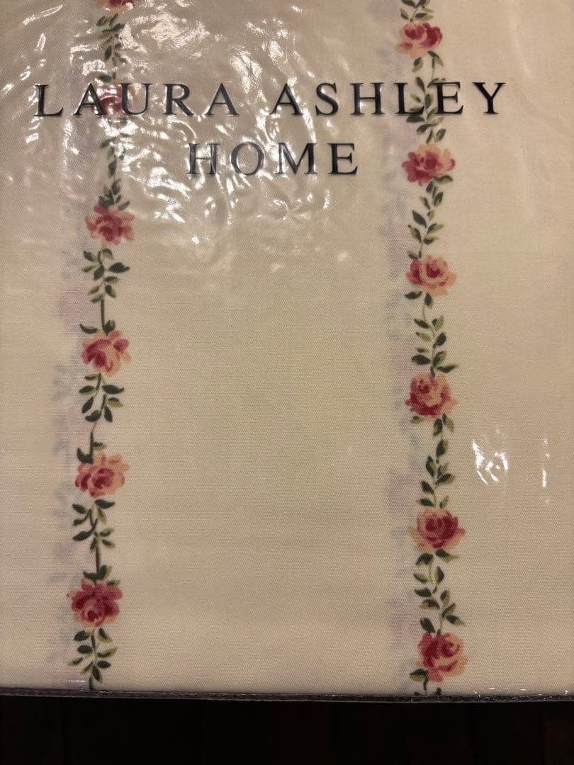 レオ様リクエスト　　　　　ローラアシュレイ　ベッド用シーツ　セミダブル