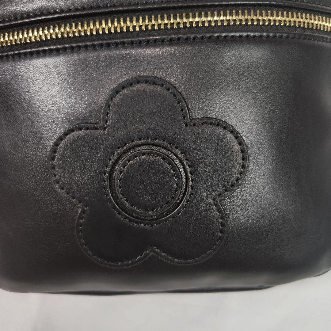 未使用 現行 マリークヮント フロントポケットデイジーパッチ ボディバッグ