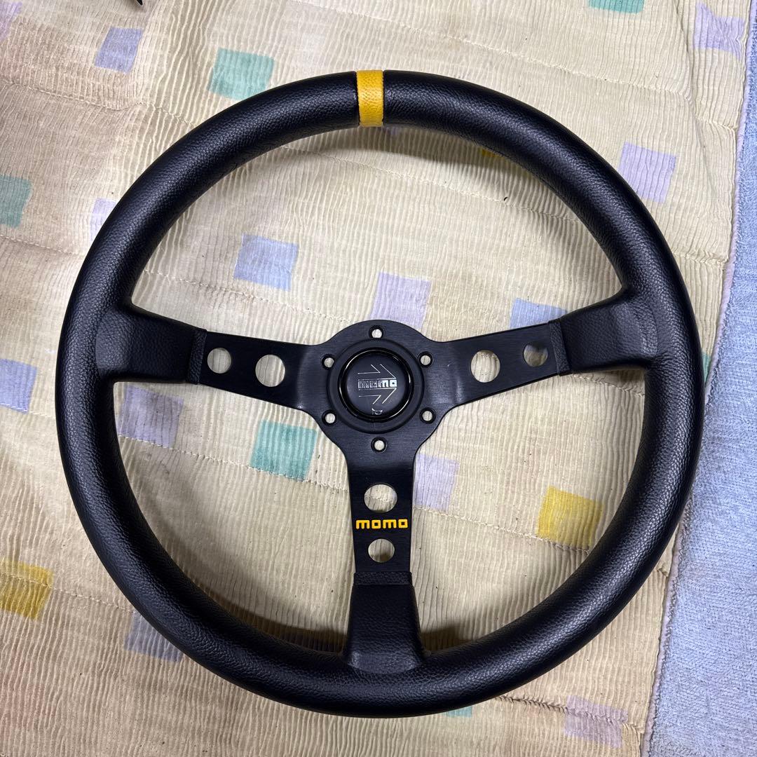 momo ステアリング 黒