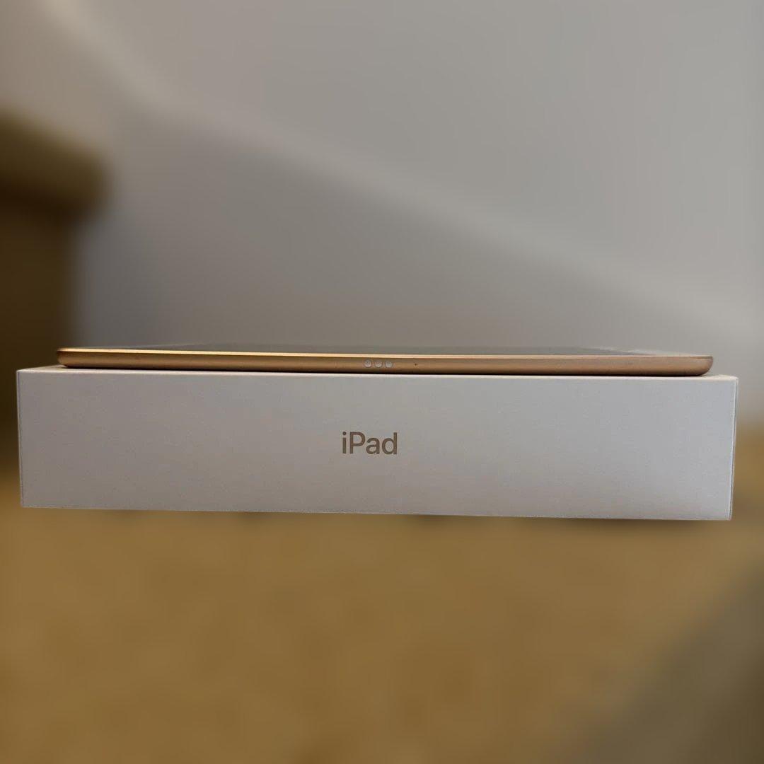 iPad 第8世代 32GB Wi-Fi + Cellular ゴールド