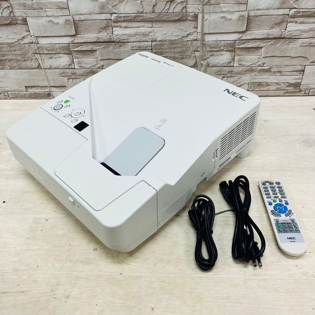 美品 NEC 超単焦点プロジェクター NP-UM351WJL 3600ルーメン