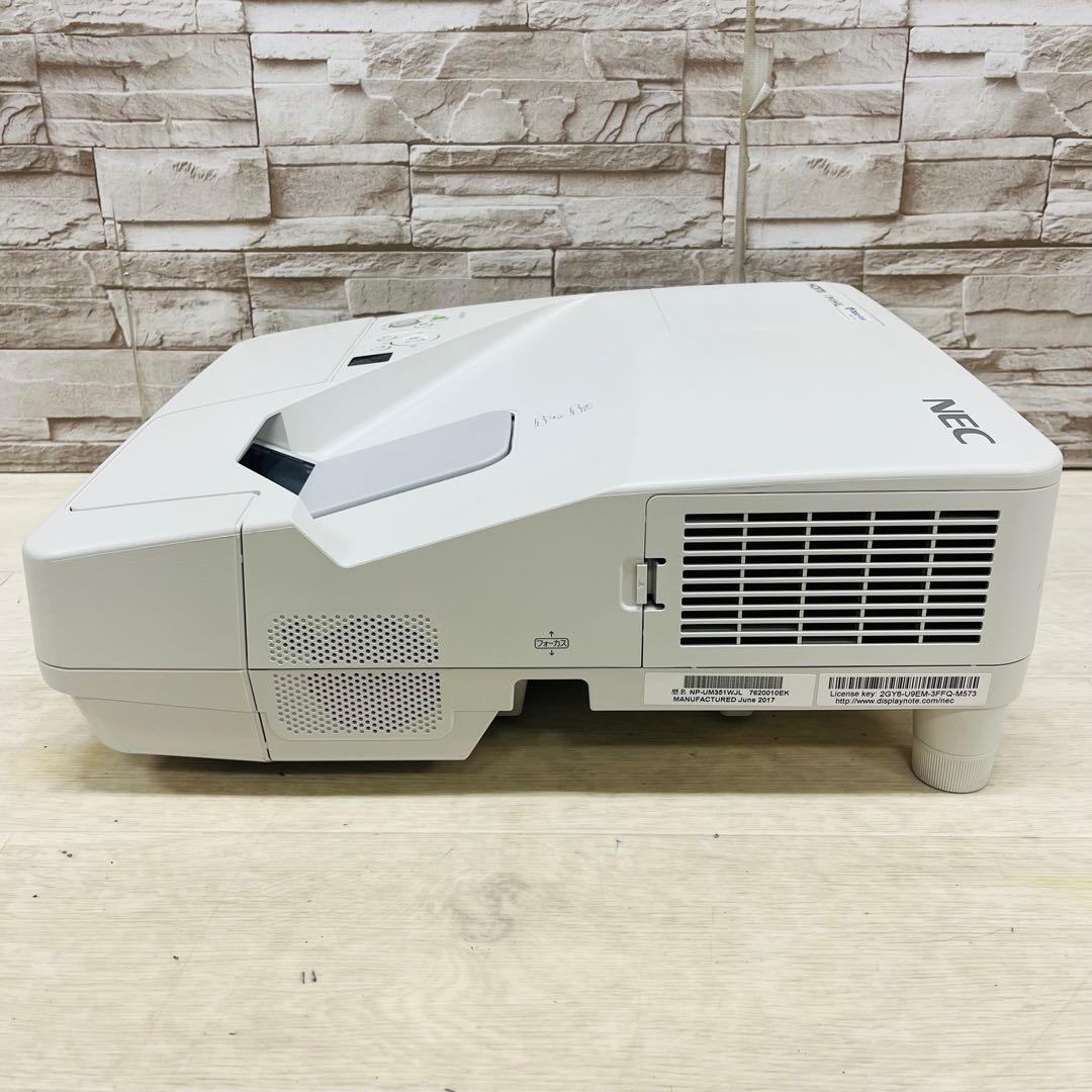 美品 NEC 超単焦点プロジェクター NP-UM351WJL 3600ルーメン