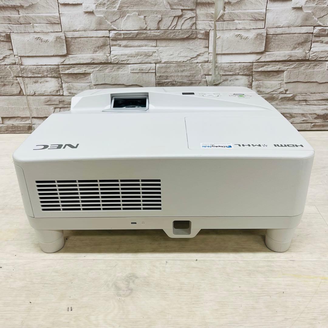 美品 NEC 超単焦点プロジェクター NP-UM351WJL 3600ルーメン
