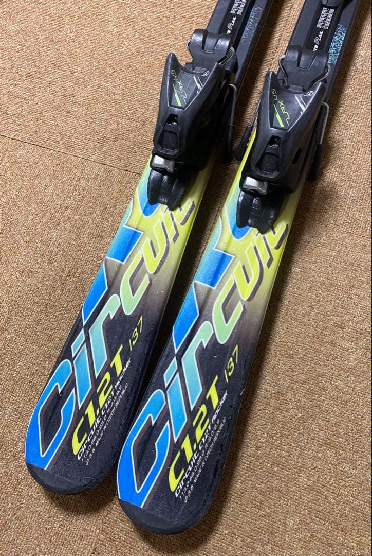 キッズ ★Hart スキー板137cm、ビンディング、ストックの3点セット