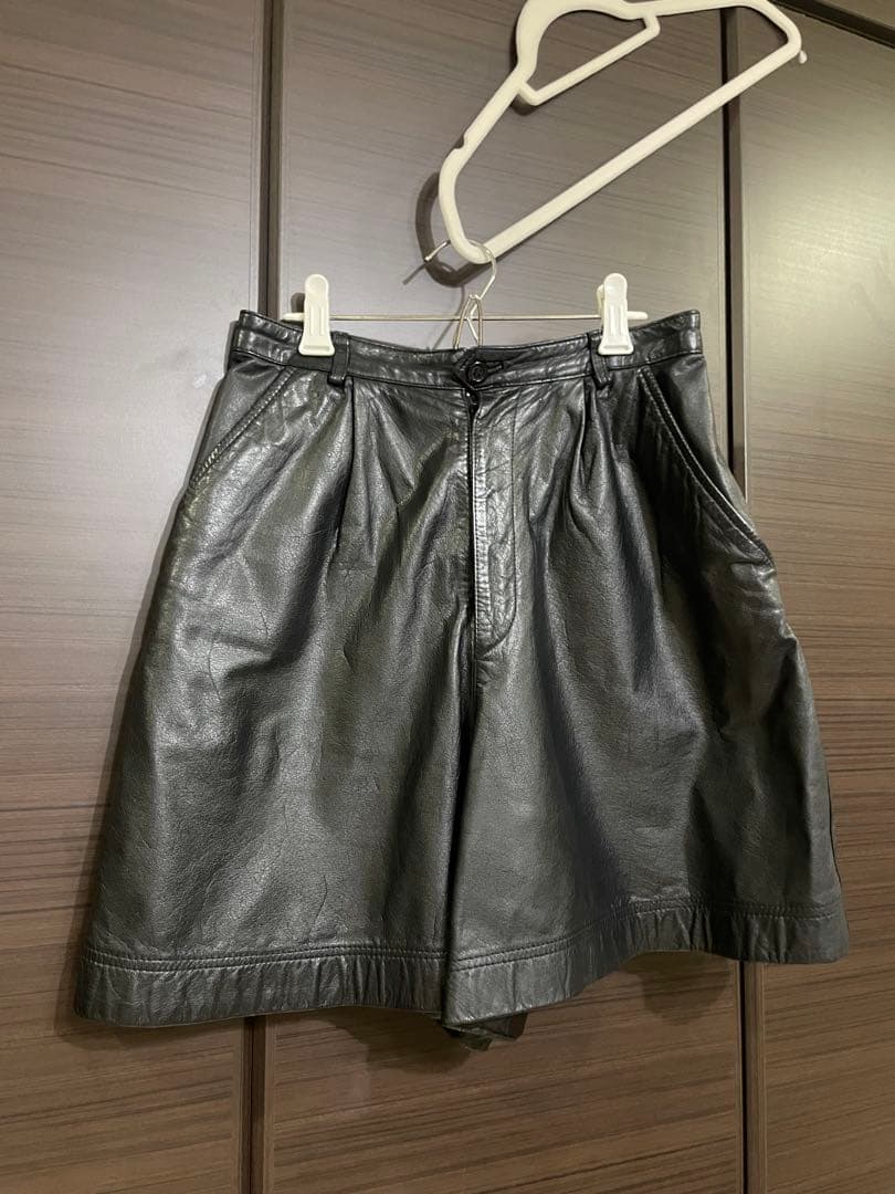 【上質本革】VOLTAGE ブラックレザー キュロット タック入り サイズM