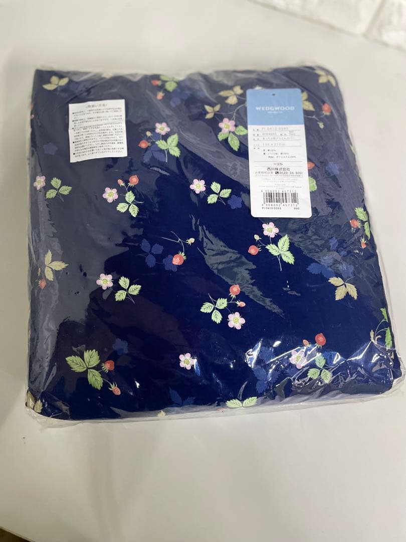 ウエッジウッド　西川あったか掛ふとんカバー150×210cmワイルドストロベリー