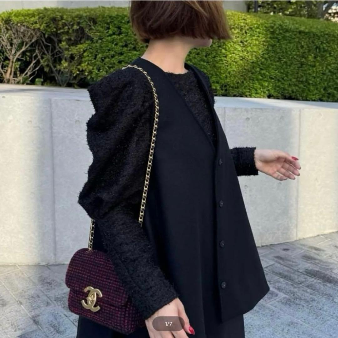 新品タグ付き cygne とんがらないラメトップス