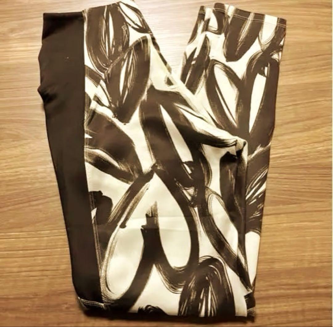 新品♡Lサイズ【SUKALA】ハートプリント サイドギャザーレギンス