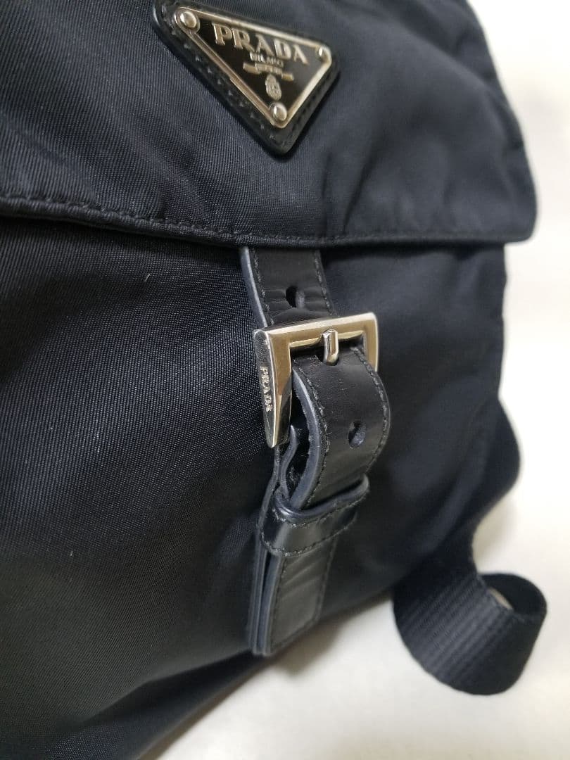 PRADA ブラック ショルダーバッグ 三角プレート 斜め掛け ナイロン