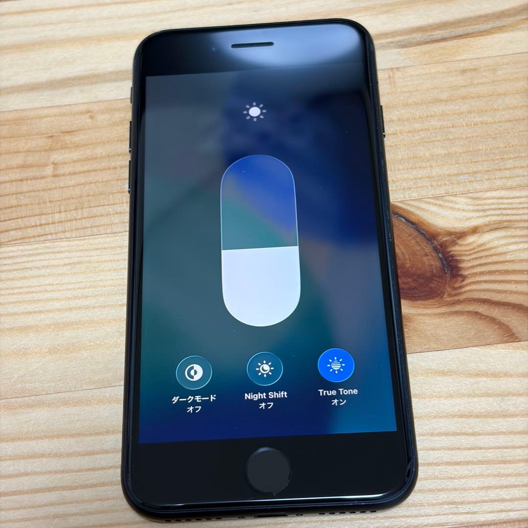 バッテリー新品　iPhoneSE第3世代64GB SIMフリー　美品