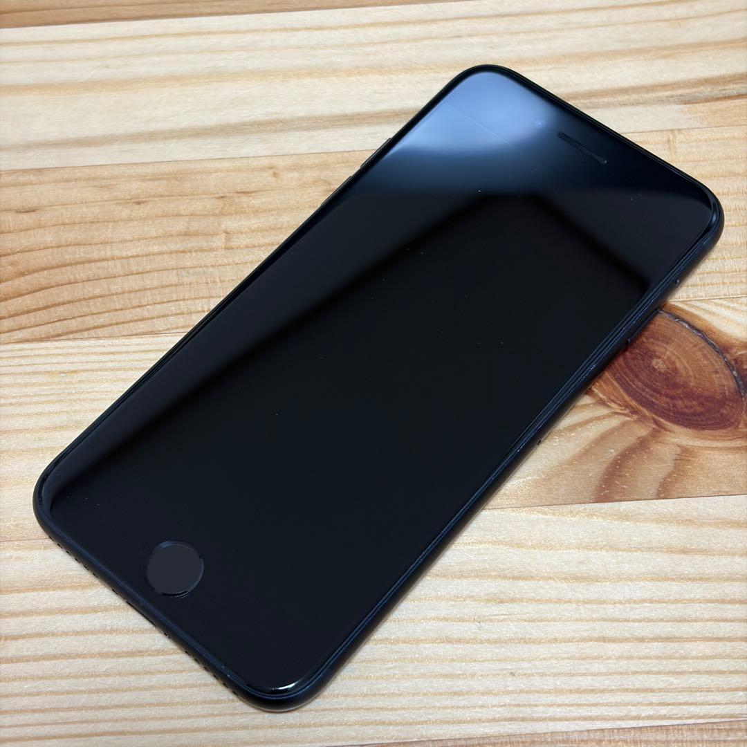 バッテリー新品　iPhoneSE第3世代64GB SIMフリー　美品