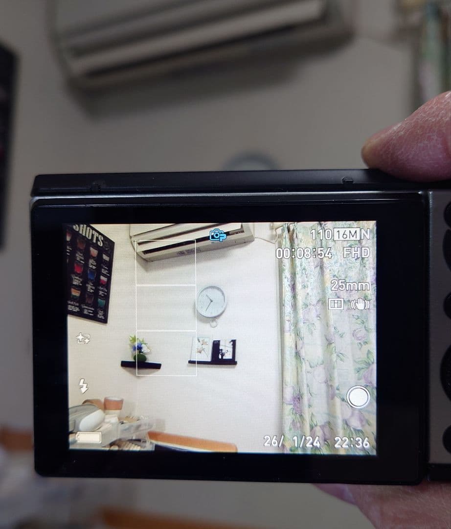 CASIO EX-ZR1600シルバー 自撮り対応 チルト液晶 18倍