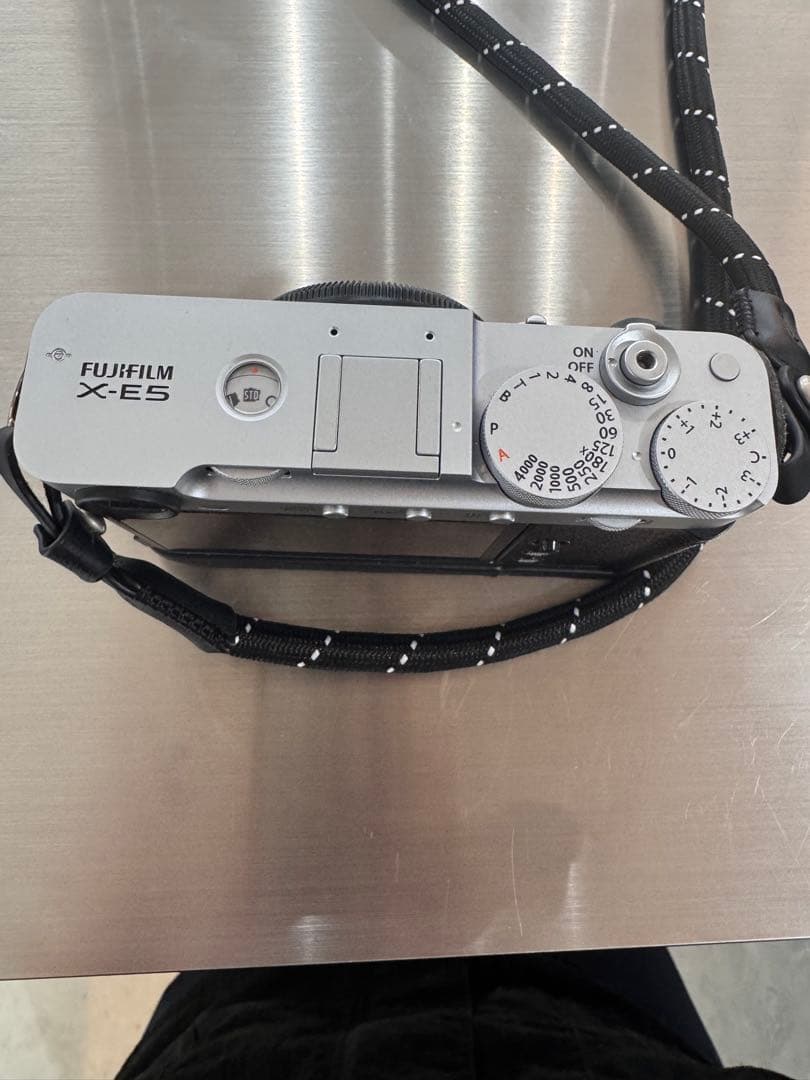 FUJIFILM X-E5 ミラーレスカメラ レザーケース付き