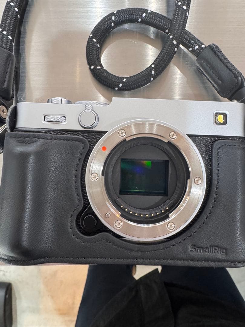 FUJIFILM X-E5 ミラーレスカメラ レザーケース付き