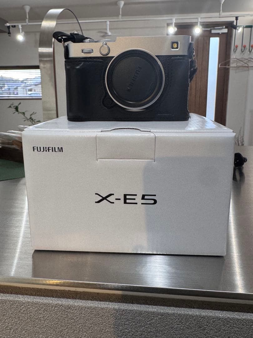 FUJIFILM X-E5 ミラーレスカメラ レザーケース付き