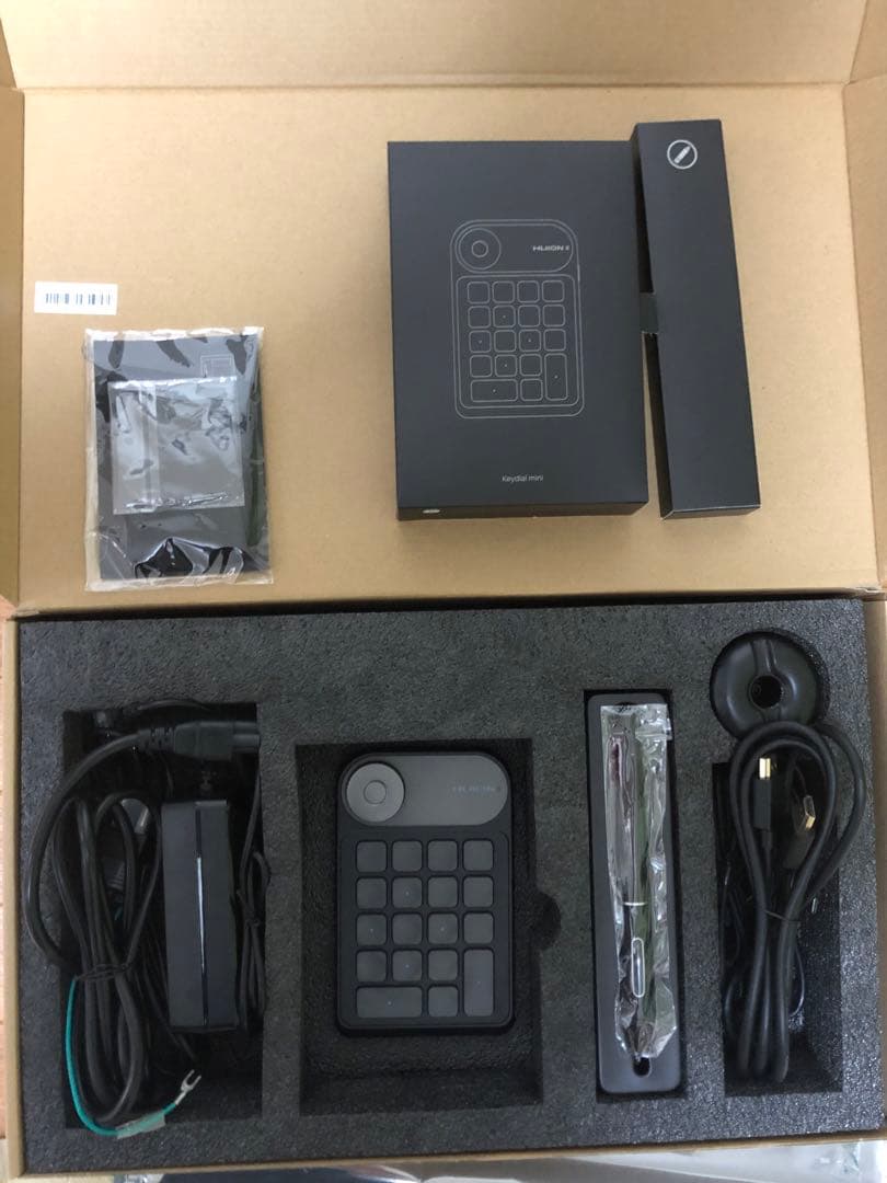 HUION kamvas pro 24(4K)UHD液晶ペンタブレット